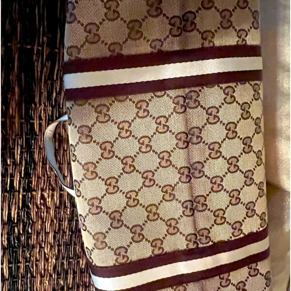 Gucci purse used 2x ended up with a shoulder injury and can’t use bag anymore - Picture 5 of 5